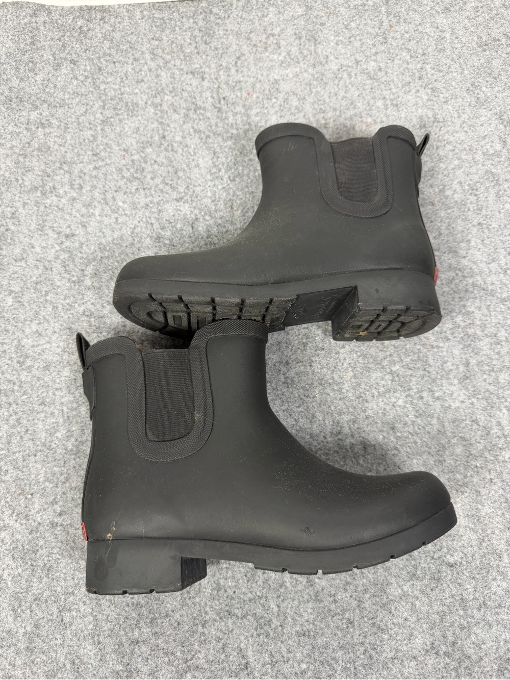 Chooka  Black Chelsea-Style Classic Waterproof Rain Booties - size 6
